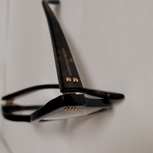 New Alexander Mqueen women's eyeglasses  frame 😍  ❤️ - Picture 6 of 8